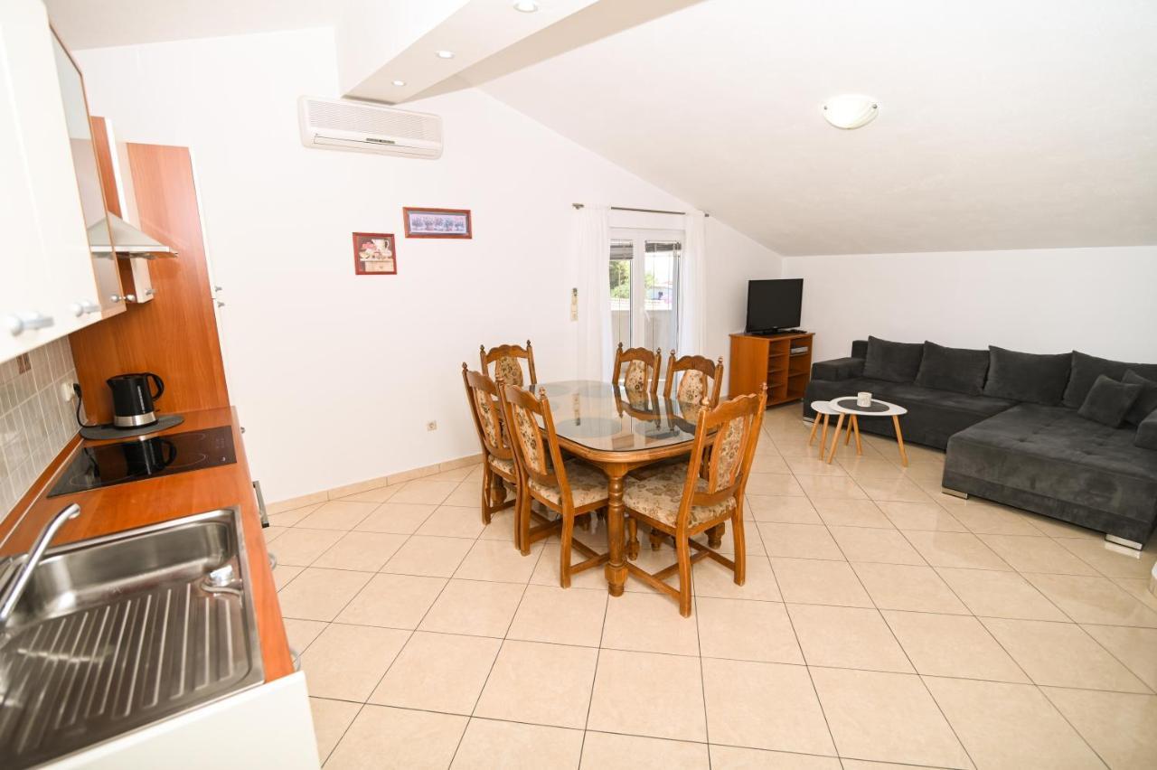 Apartmani Adria Trogir Bagian luar foto