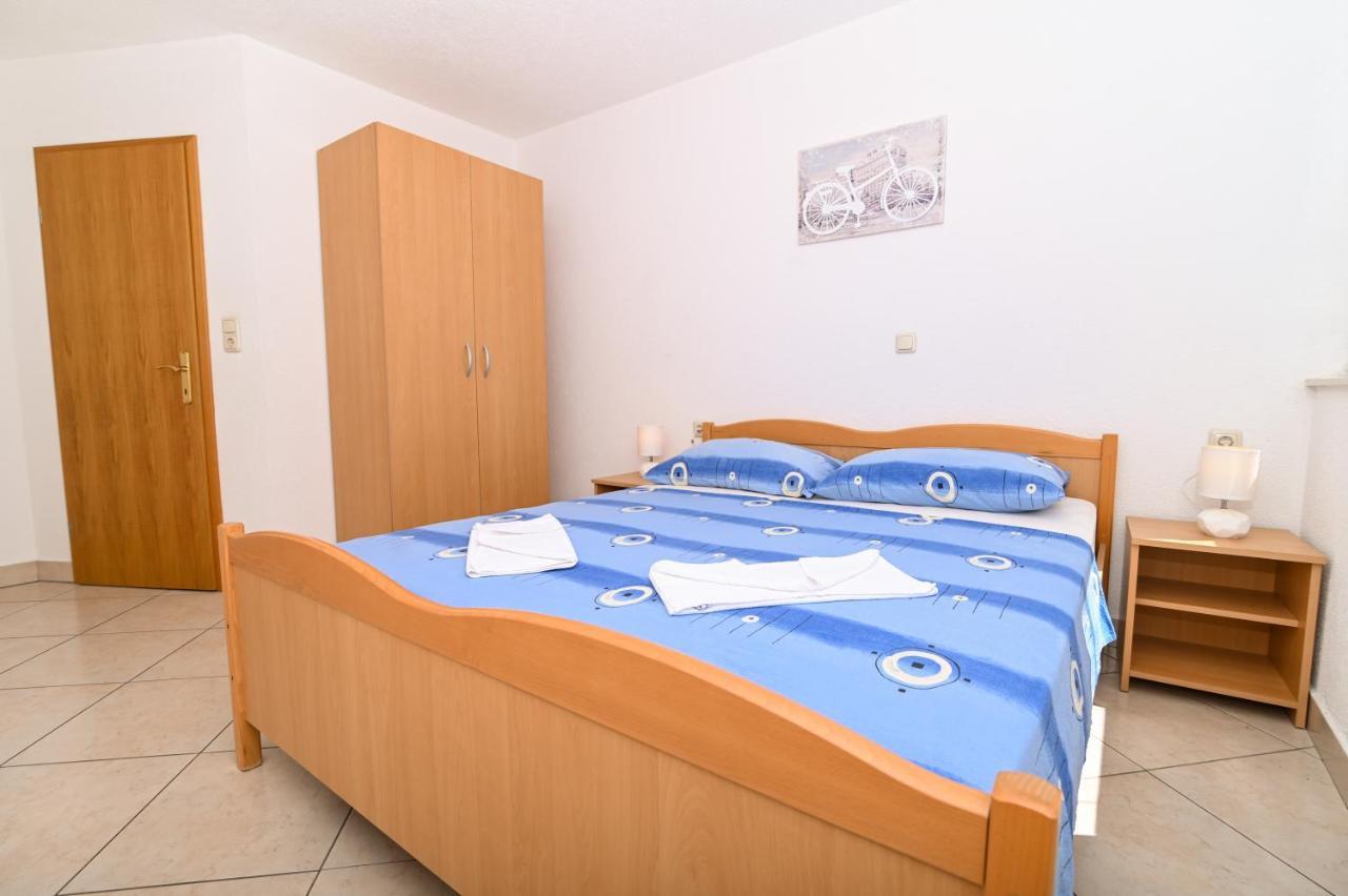 Apartmani Adria Trogir Bagian luar foto