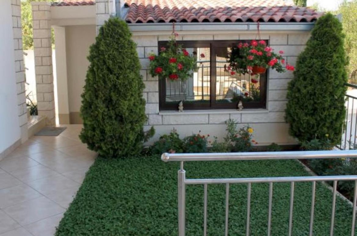 Apartmani Adria Trogir Bagian luar foto