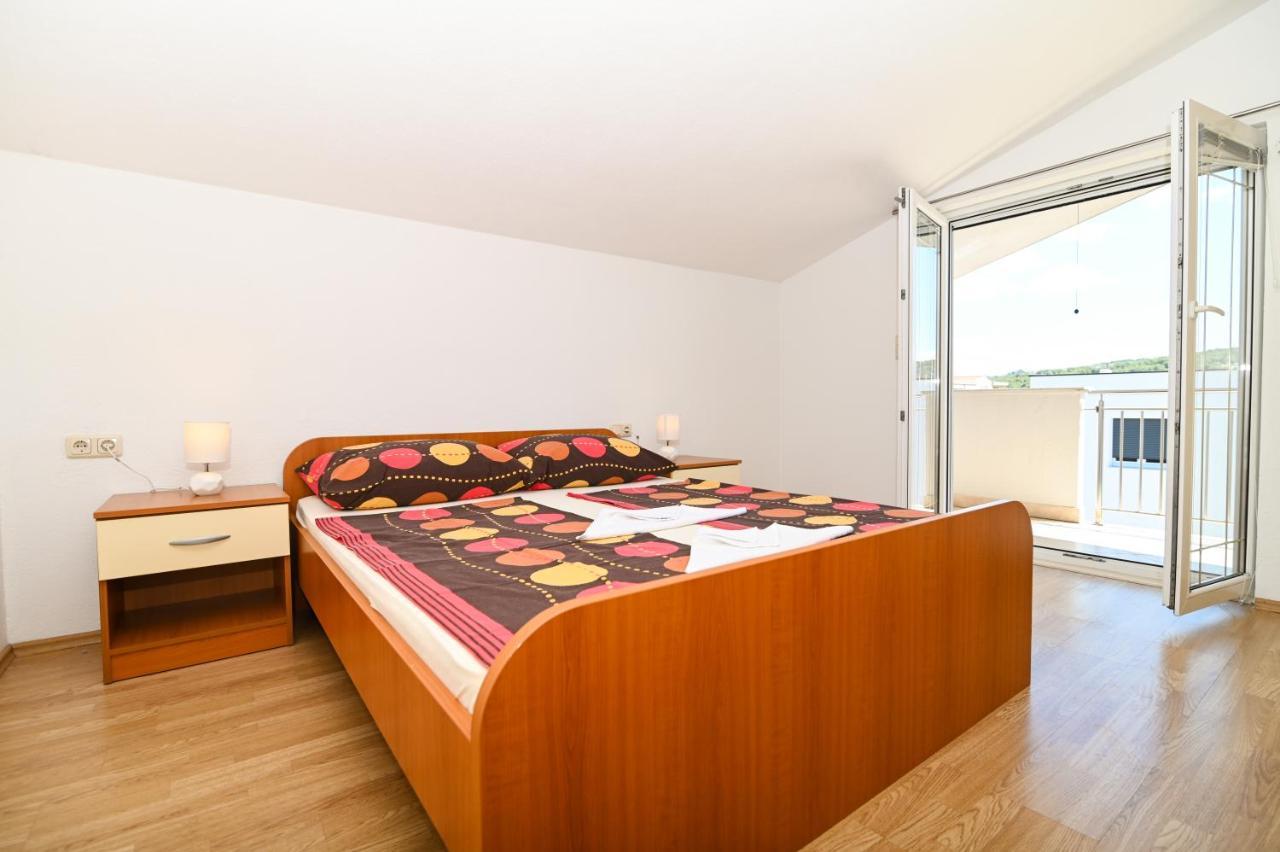 Apartmani Adria Trogir Bagian luar foto