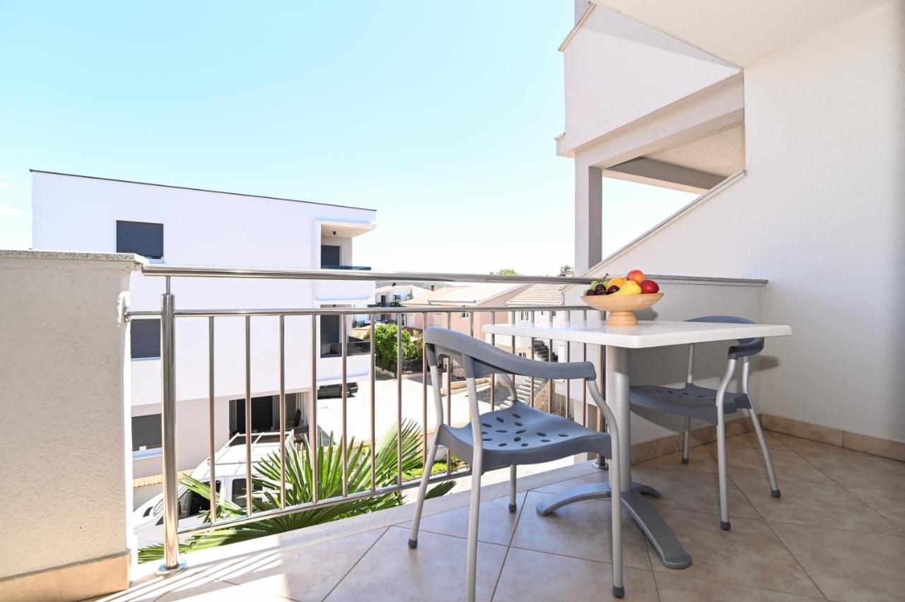Apartmani Adria Trogir Bagian luar foto