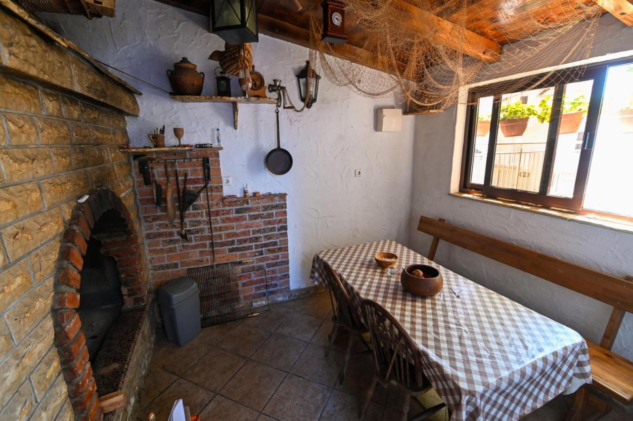 Apartmani Adria Trogir Bagian luar foto